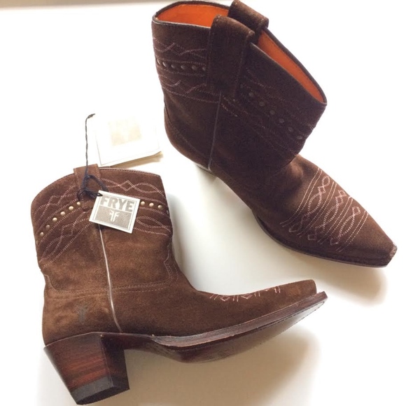 Frye Shoes - Frye Woman Brown Suede Pull On Boots Made in Spain